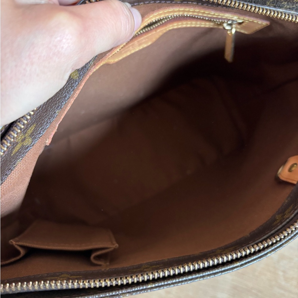 Authentic Louis Vuitton monogram shoulder crossbody bag - Picture 8 of 10